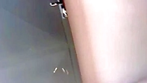 Vendedora gatinha olhando meu volume gostou de ver bulge Vendedora gatinha olhando meu volume gostou de ver bulge