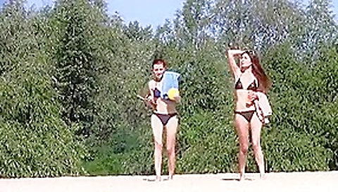 beautiful nudist beach girls - nudists