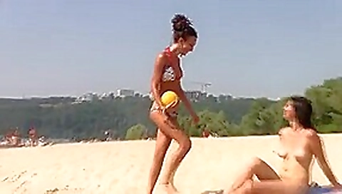 Nudist beach brings the best out of two hot girls