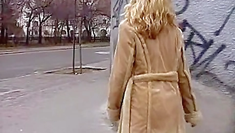 Best flashing video with public scenes 1