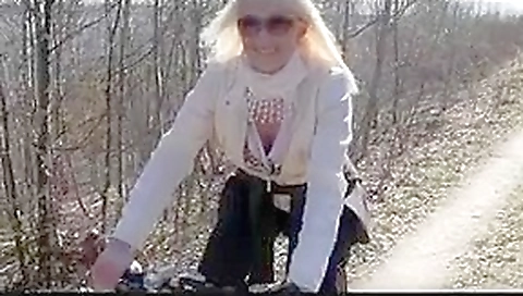 Blonde big tit Step mother I'd like to fuck give blowjob in woods