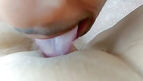 PUSSY EATING IN THE CAR FOR HIS LUNCH BREAK PUSSY EATING IN THE CAR FOR HIS LUNCH BREAK