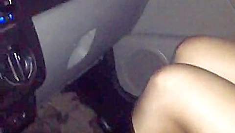 les yeux bandes elle suce et branle des les yeux bandes elle suce et branle des