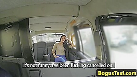 Brit amateur fucked on the backseat by cabbie