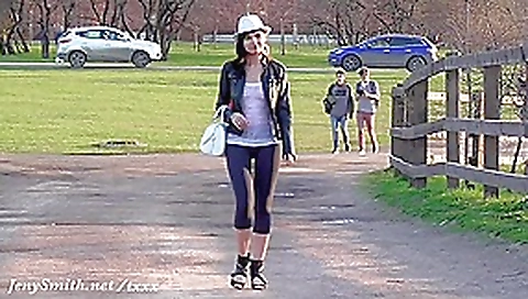 Jeny Smith's seethrough yoga pants in public