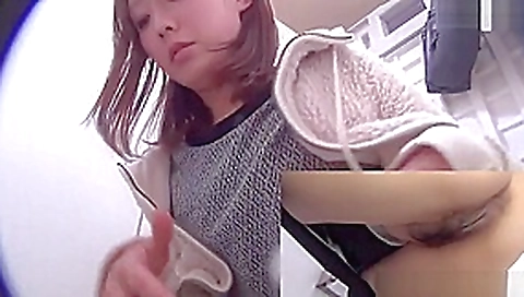 Asian Babes Caught Peeing