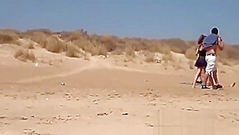 HUSBAND SHARE WIFE AT THE BEACH HUSBAND SHARE WIFE AT THE BEACH