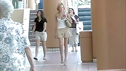 Carli - flasher slut