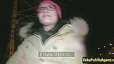 Pickedup euro amateur gives head in public