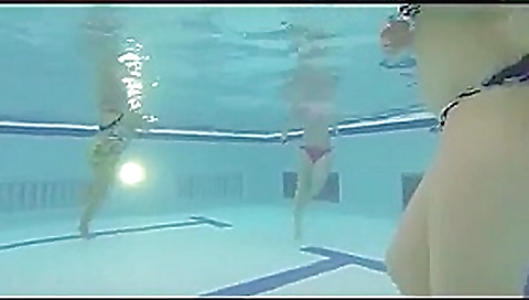 Handjobs and blowjobs in the swimming pool