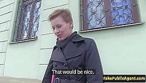 Pickeup amateur sucking agents cock in car