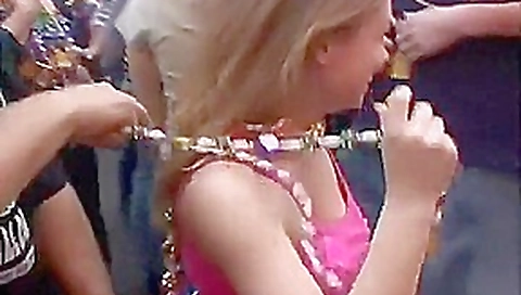 Mardi Gras Girls Flash Tits For Beads Mardi Gras Girls Flash Tits For Beads