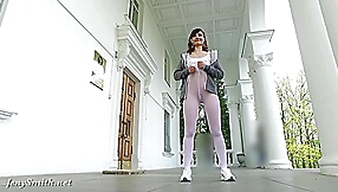 Jeny Smith - Sporty Look