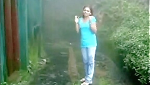 Indian Couple Fuck In The Rain