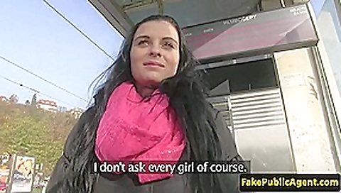 Amateur eurobabe dickriding in back of car