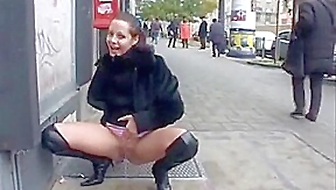 Crazy amateur Pissing, Fetish adult clip