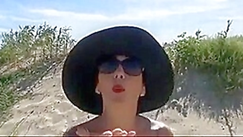 DOGGING je suce des bites a la plage DOGGING je suce des bites a la plage