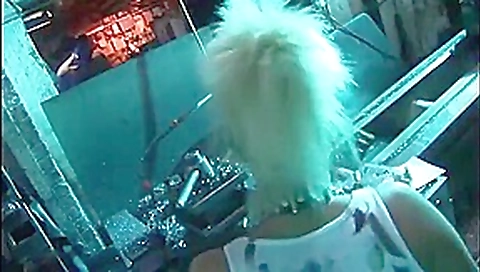 Rebecca moore and scarlet t march trapped in bodyshop Rebecca moore and scarlet t march trapped in bodyshop