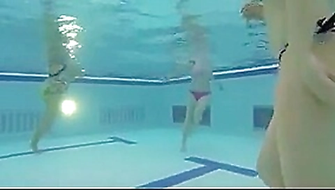 teens 18+ Give Handjob and Blowjob in the public Pool