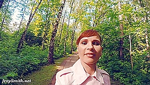 Jeny Smith fully naked in a park got caught