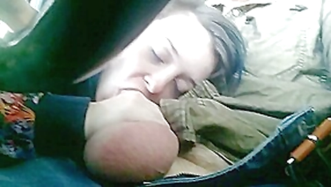 Eyanna giving road head