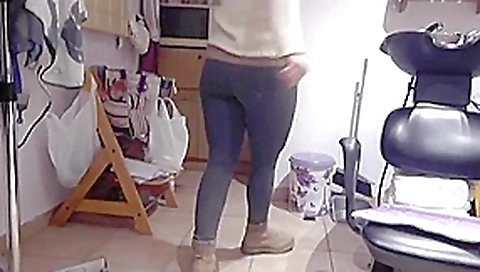 Hairdresser milf work in sport pants Hairdresser milf work in sport pants