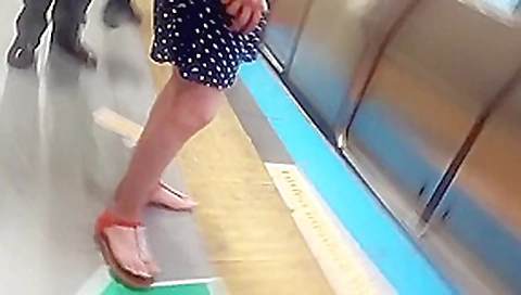 college girl sexy legs hot feets pedicured toes shorts college girl sexy legs hot feets pedicured toes shorts