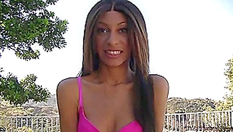Tiny Trisha is outside when her white boyfriend wants a blowjob Tiny Trisha is outside when her white boyfriend wants a blowjob