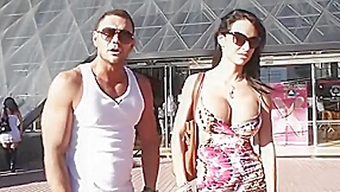 Exotic Brunette, Public xxx clip