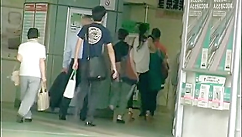 Incredible Cunnilingus, Gangbang sex scene