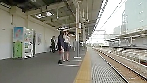 Yellow Squirt, Scene 1 Yellow Squirt, Scene 1