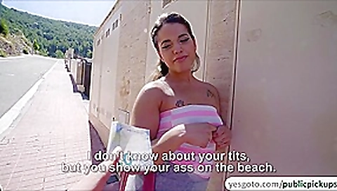 Kiaraxx gets fast cash from sucking strangers cock Kiaraxx gets fast cash from sucking strangers cock