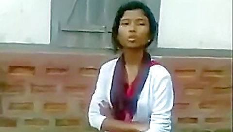 Desi Indian Girl Blowjob Her BF Outdoor