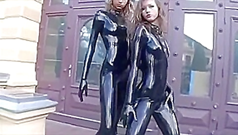Girlfriends in latex Girlfriends in latex