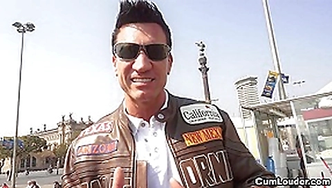 Hot brunette hair Lilyan showing her enchanting slit Hot brunette hair Lilyan showing her enchanting slit