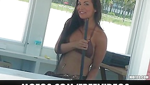 Mofos - Sneaky Deepthroating