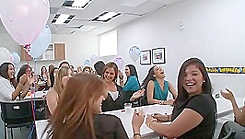 Arousing pecker sucking session