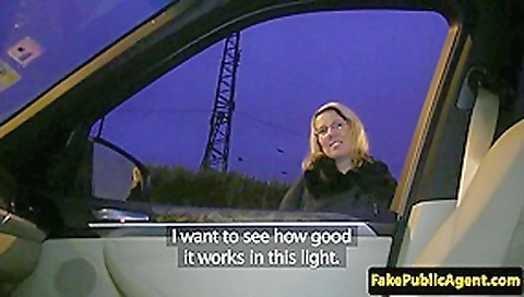 Amateur eurobabe nailed on cars tailgate