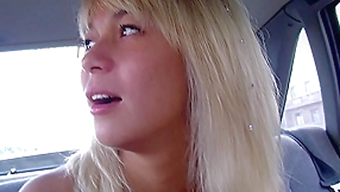 Daisy in hot chick and a horny guy enjoy street fucking