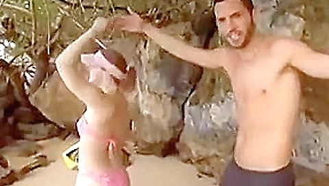 FROM THE BEACH TO THE BOAT