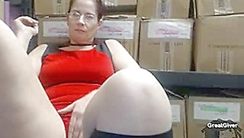 Adult cam video with chubby brunette masturbating