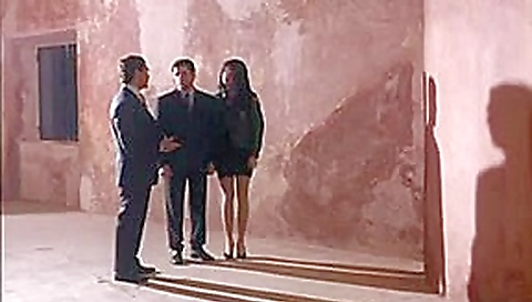 Slut get fucked in public toilet